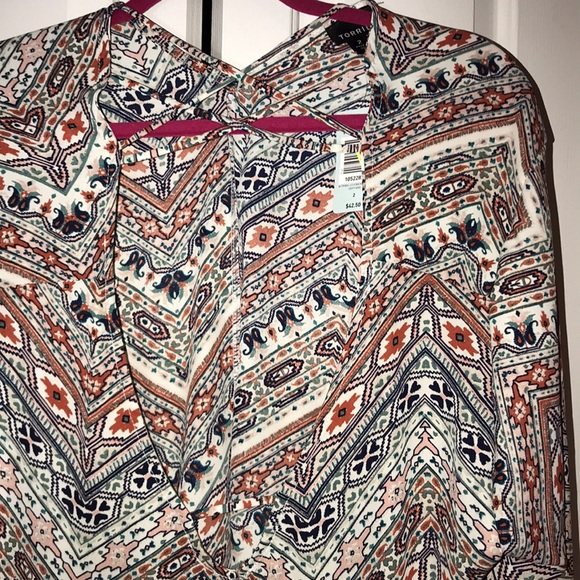 Patterned Blouse - Picture 3 of 4